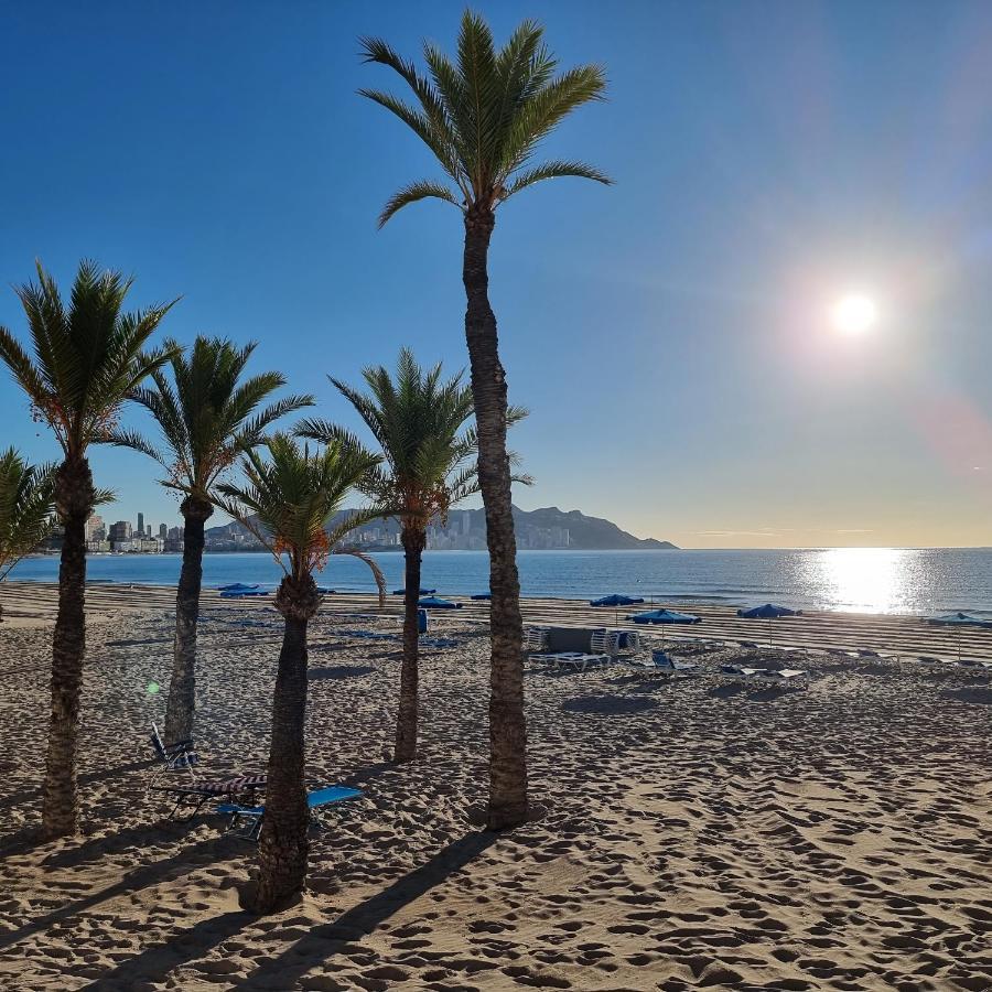 Sunset Waves Benidorm Julieta Vistas Al Mar Premium 200 Mt2 Con Jacuzzi En Terraza Apartment Exterior photo
