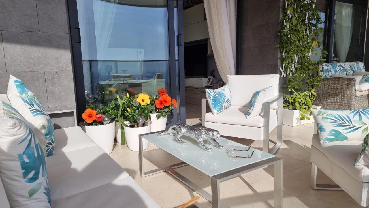 Sunset Waves Benidorm Julieta Vistas Al Mar Premium 200 Mt2 Con Jacuzzi En Terraza Apartment Exterior photo