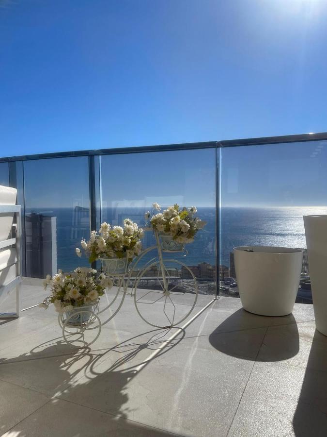 Sunset Waves Benidorm Julieta Vistas Al Mar Premium 200 Mt2 Con Jacuzzi En Terraza Apartment Exterior photo