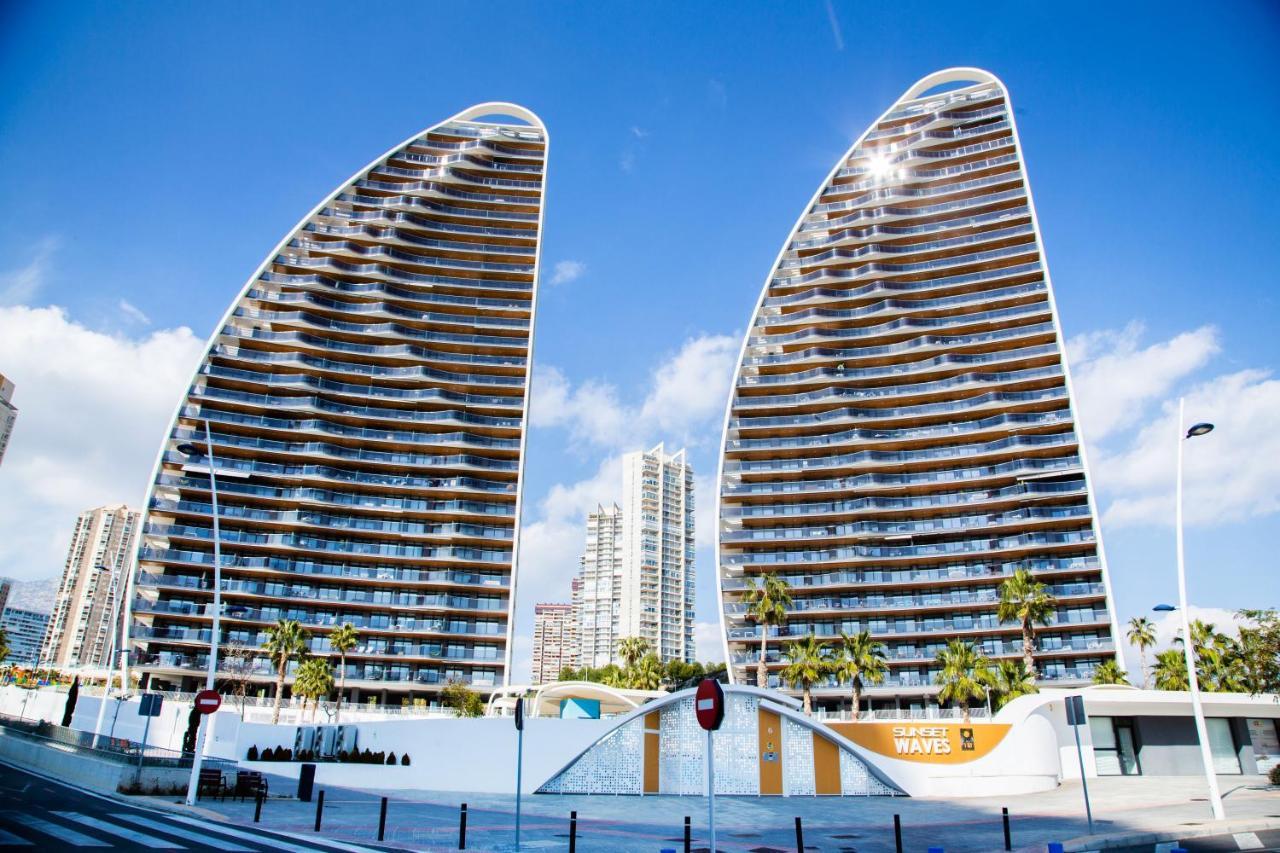 Sunset Waves Benidorm Julieta Vistas Al Mar Premium 200 Mt2 Con Jacuzzi En Terraza Apartment Exterior photo