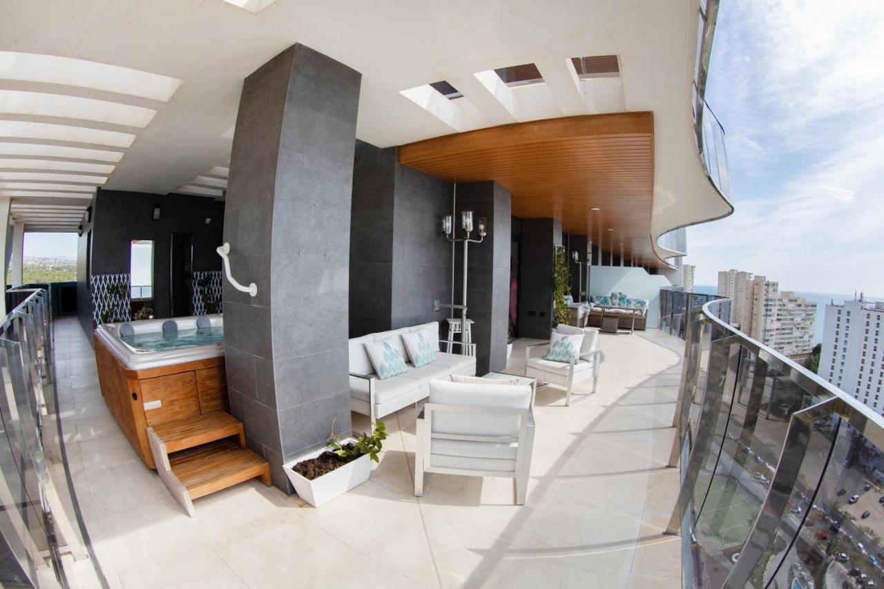 Sunset Waves Benidorm Julieta Vistas Al Mar Premium 200 Mt2 Con Jacuzzi En Terraza Apartment Exterior photo
