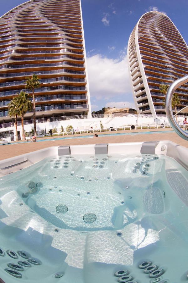 Sunset Waves Benidorm Julieta Vistas Al Mar Premium 200 Mt2 Con Jacuzzi En Terraza Apartment Exterior photo