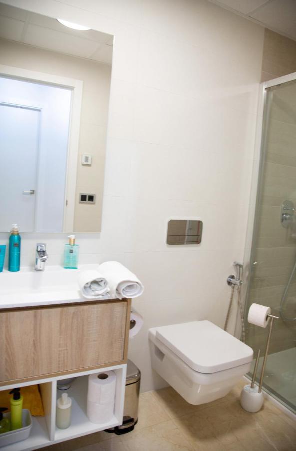 Sunset Waves Benidorm Julieta Vistas Al Mar Premium 200 Mt2 Con Jacuzzi En Terraza Apartment Exterior photo