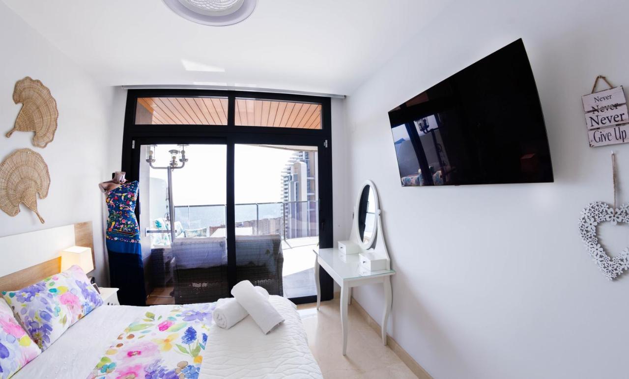 Sunset Waves Benidorm Julieta Vistas Al Mar Premium 200 Mt2 Con Jacuzzi En Terraza Apartment Exterior photo