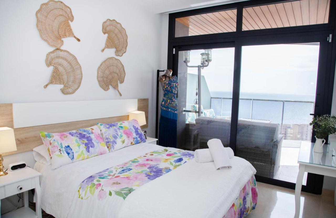 Sunset Waves Benidorm Julieta Vistas Al Mar Premium 200 Mt2 Con Jacuzzi En Terraza Apartment Exterior photo