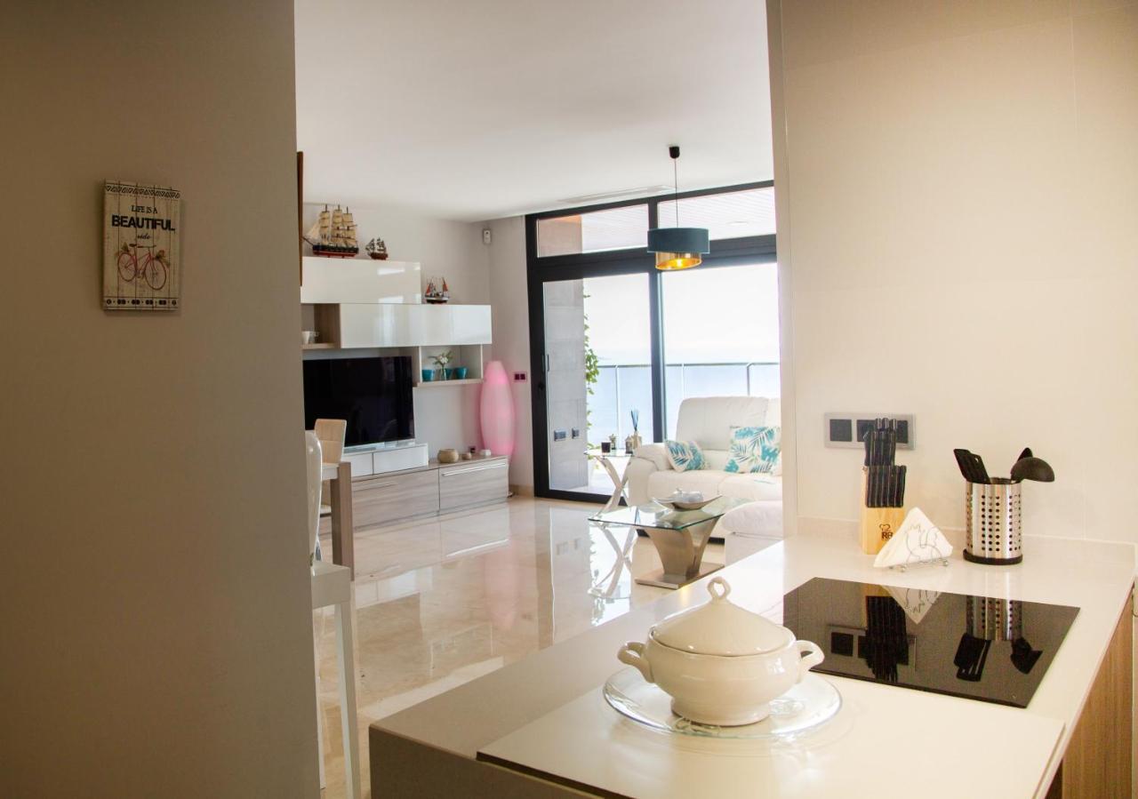 Sunset Waves Benidorm Julieta Vistas Al Mar Premium 200 Mt2 Con Jacuzzi En Terraza Apartment Exterior photo